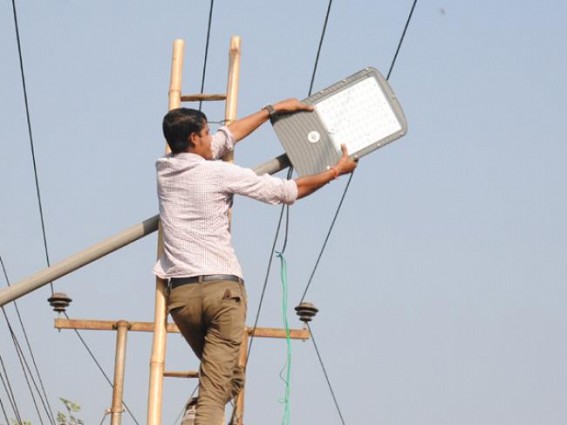 Replacing the street lights with LED lights begins in Agartala